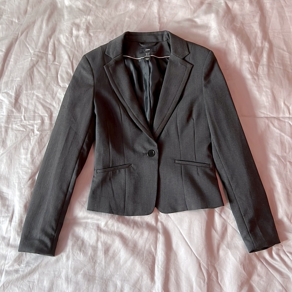 H&M women’s suit top